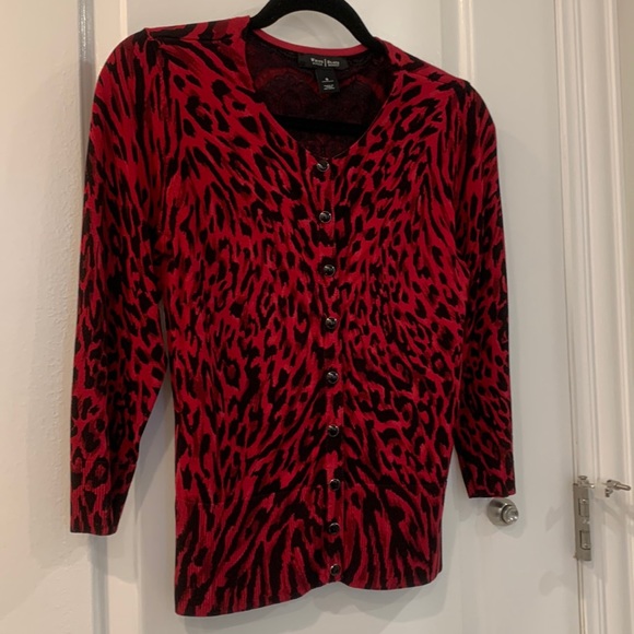 WHBM vintage Red leopard cardigan Sz Sm with3/4 Sleeves & Shiny black snaps❤️🖤 - Picture 3 of 16